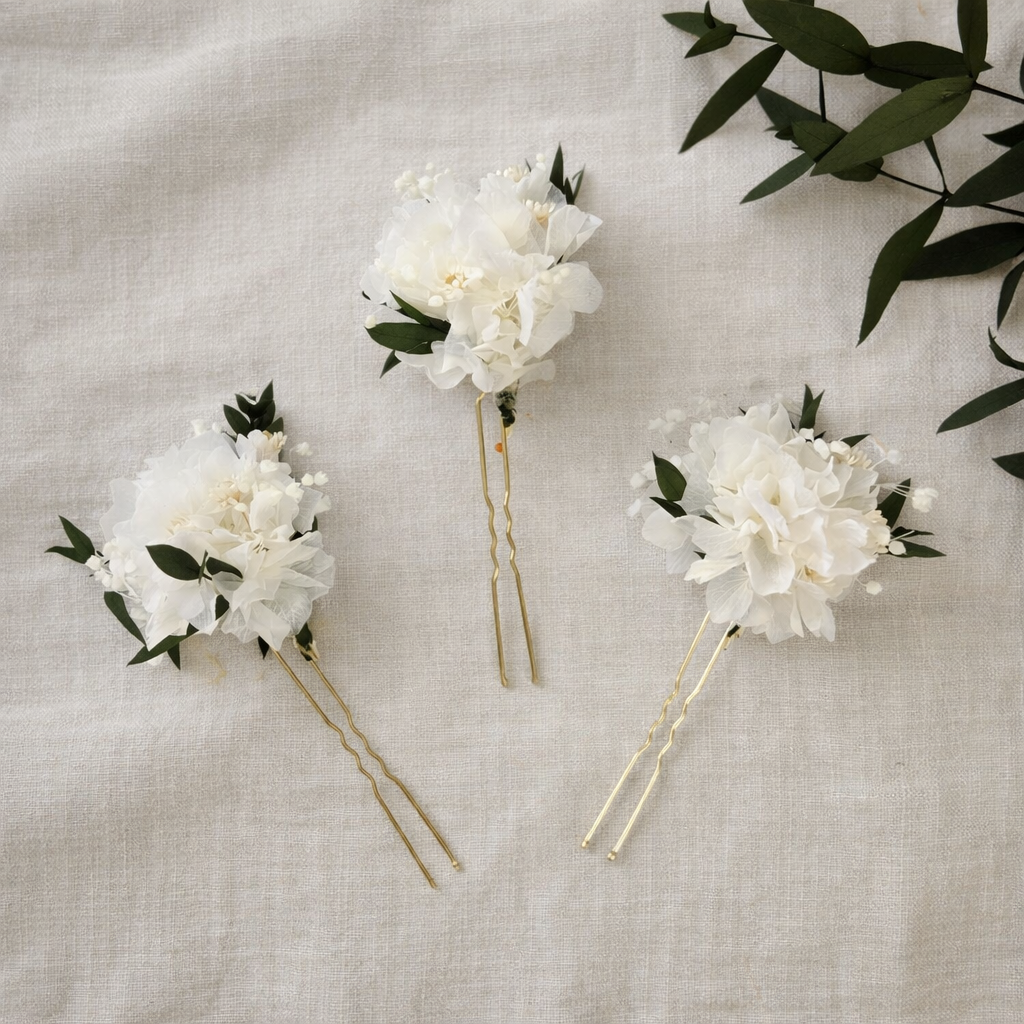 Boho White Floral Hair Comb, Romantic Bridal Wedding Accessory