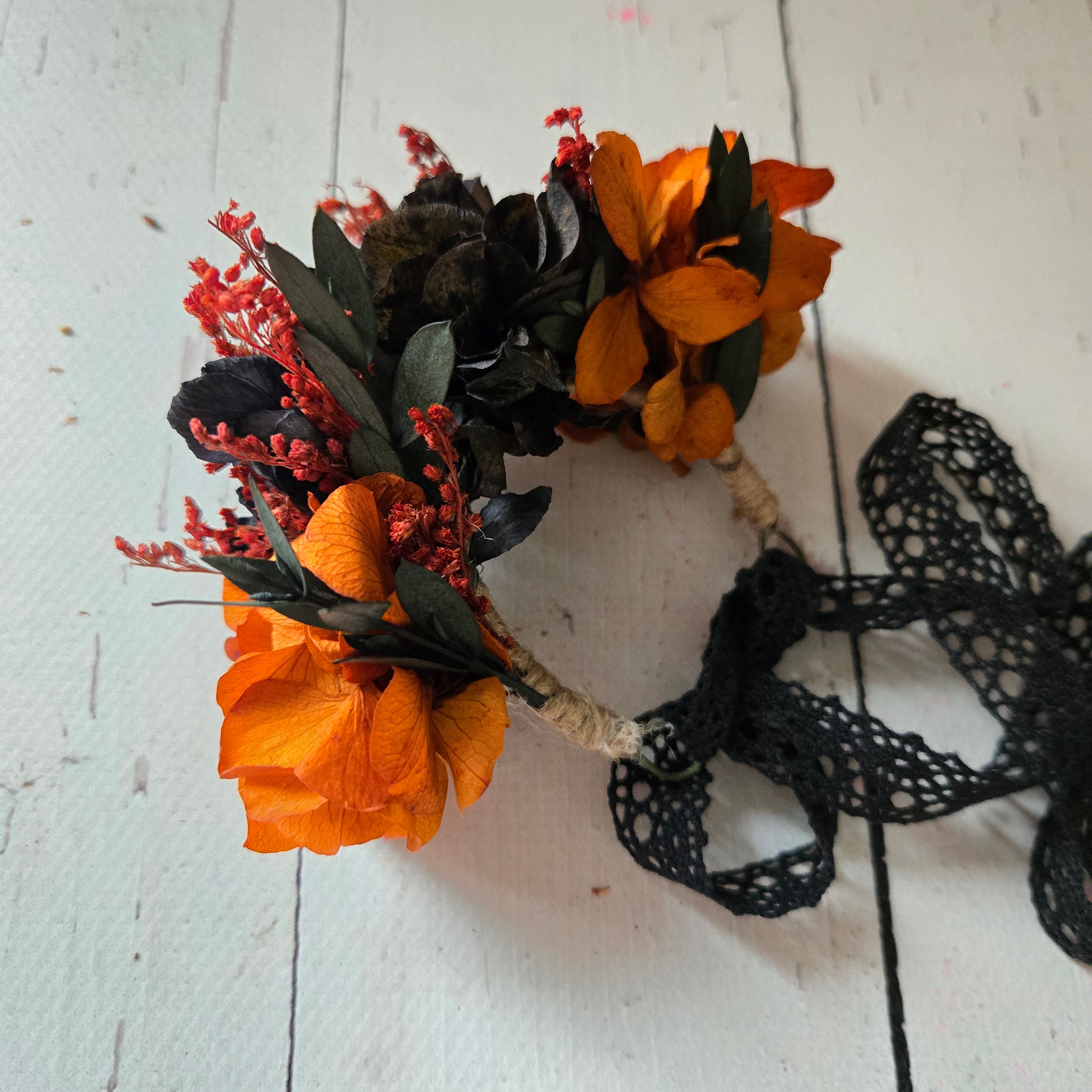 Burnt Orange & Black Preserved Flower Boutonniere, Gothic Wedding Boutonniere, Alternative Groom Buttonhole, Halloween Wedding Lapel Pin
