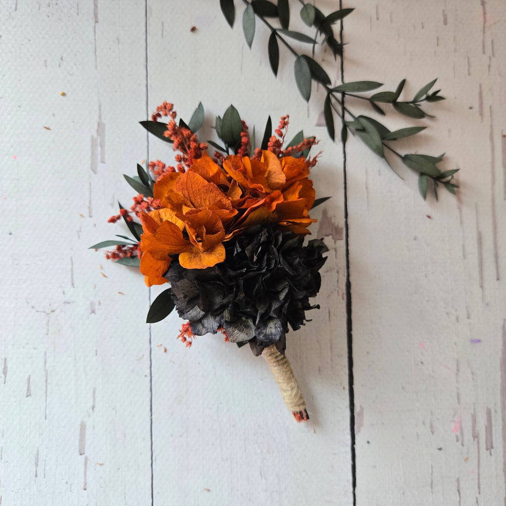 Burnt Orange & Black Preserved Flower Boutonniere, Gothic Wedding Boutonniere, Alternative Groom Buttonhole, Halloween Wedding Lapel Pin