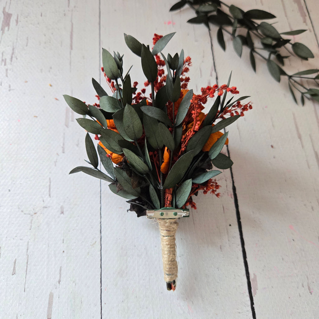 Burnt Orange & Black Preserved Flower Boutonniere, Gothic Wedding Boutonniere, Alternative Groom Buttonhole, Halloween Wedding Lapel Pin