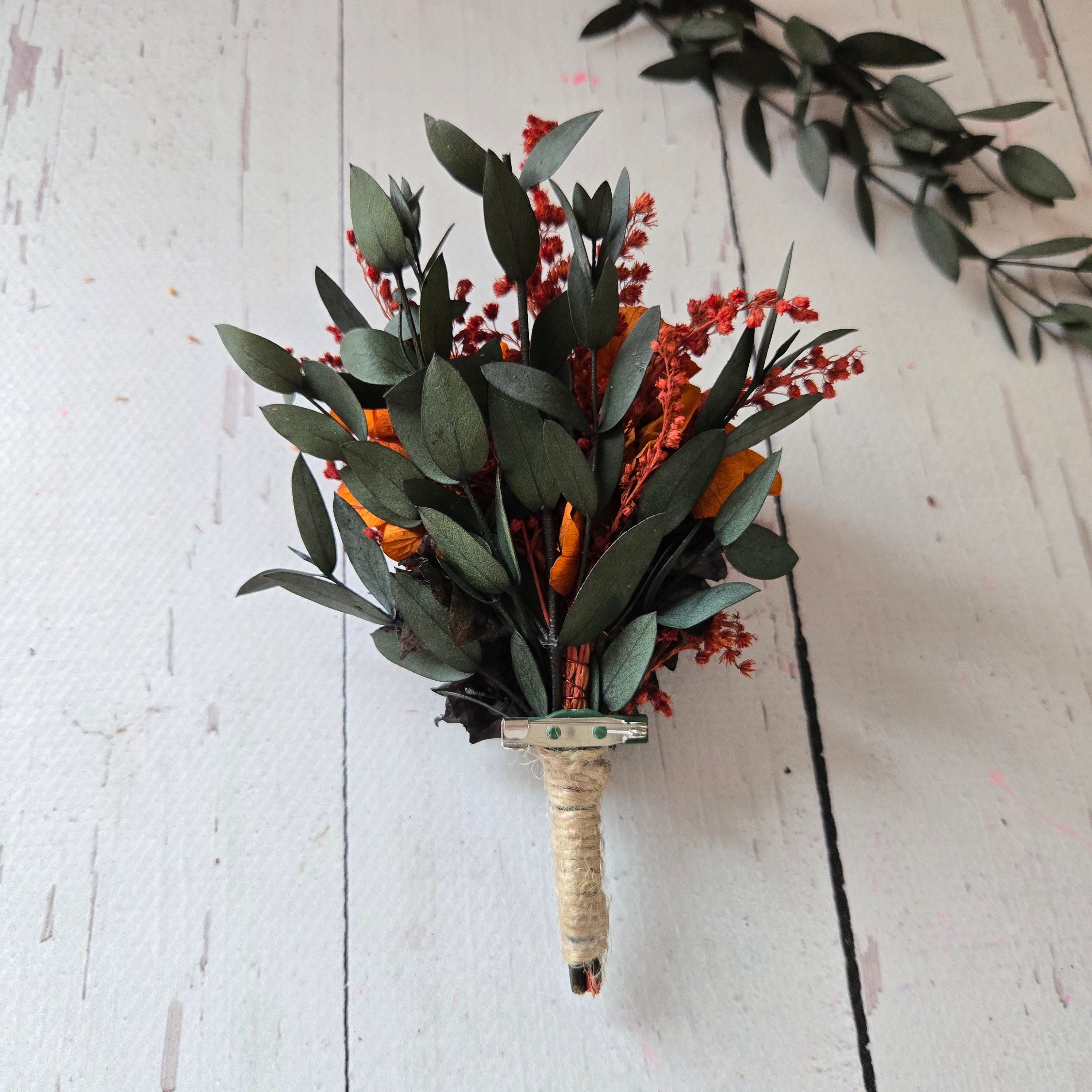 Burnt Orange & Black Preserved Flower Boutonniere, Gothic Wedding Boutonniere, Alternative Groom Buttonhole, Halloween Wedding Lapel Pin